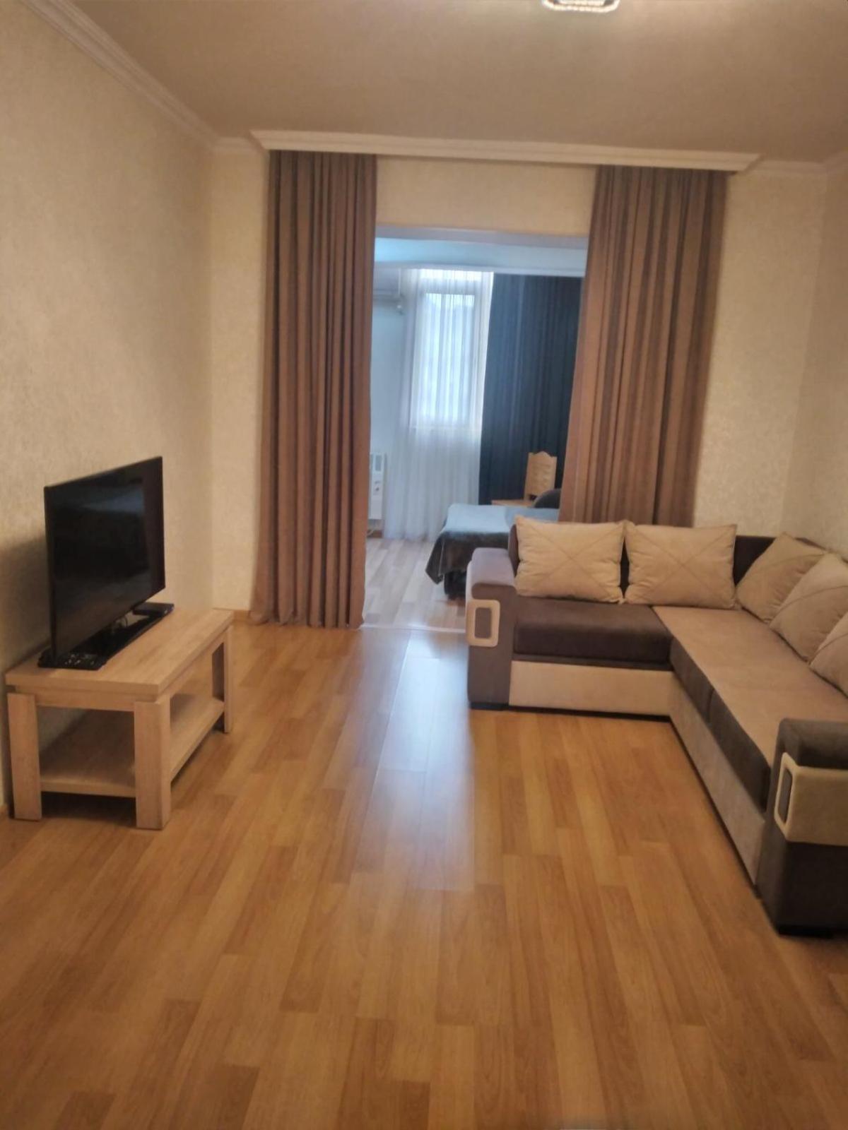 Izi'S Cozy Apartment Kutaisi Eksteriør bilde